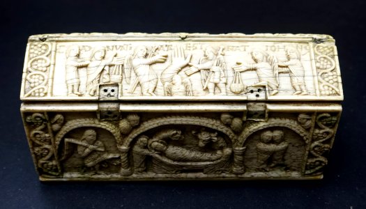 Small chasse, Lower Saxony, 1000-1050, ivory - Museum Schnütgen - Cologne, Germany - DSC00105 photo