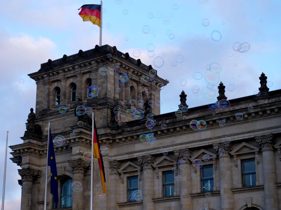 Soap bubbles during FridaysForFuture protest Berlin 13-12-2019 at Platz der Republik 13
