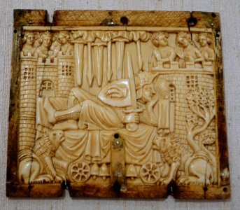 Sir Gawain on the marvellous bed, casket panel, French, Paris, 1300-1350, ivory - Princeton University Art Museum - DSC06771