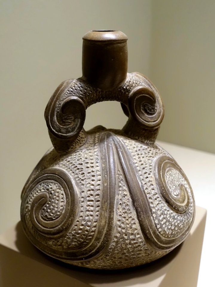 Stirrup-spout vessel with scroll ornament, Chavin style, Peru north coast, Early Horizon, c. 900-200 BC, ceramic - Dallas Museum of Art - DSC04695