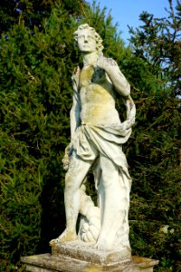 Statue 02 - Grand Allée - Castle Hill on the Crane Estate - Ipswich, Massachusetts, USA - DSC06371