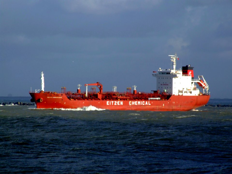 Sichem Copenhagen p8 leaving Port of Rotterdam, Holland 21-Jan-2007