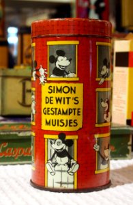 Simon de Wit's gestampte muisjes blik, pic1 photo