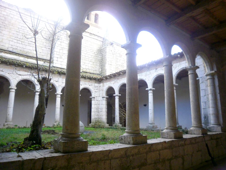Simancas - Iglesia de El Salvador, claustro 04