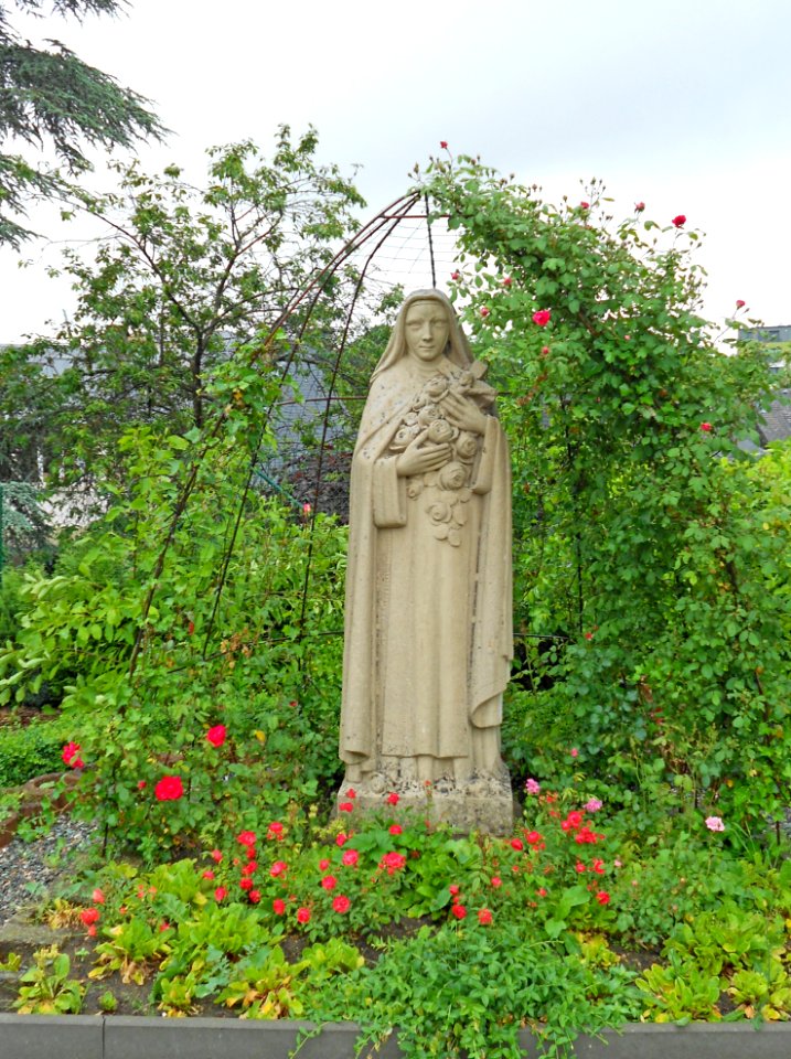 Statue 2 in the park of the Franciscan nuns convent, Belair, Luxembourg, June 2012