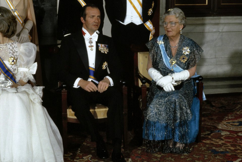 Statiefoto Koninklijke Familie en Spaanse Koning Juan Carlos en Koningin Sophia, Bestanddeelnr 253-8165
