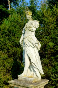 Statue 05 - Grand Allée - Castle Hill on the Crane Estate - Ipswich, Massachusetts, USA - DSC06379