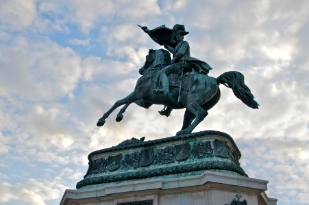 Statue Archiduc Charles Heldenplatz Vienne photo