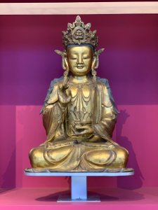 Statue at the National Museum of Scotland, pic2