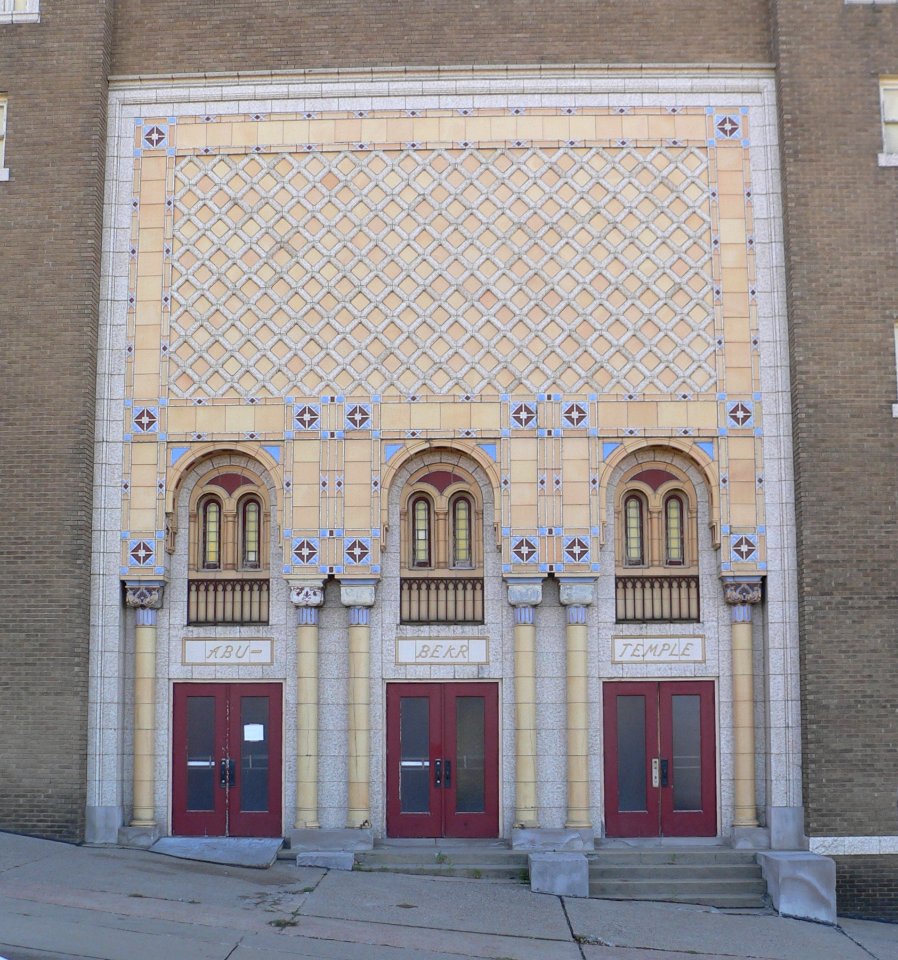 Sioux City Masonic Temple N entrance