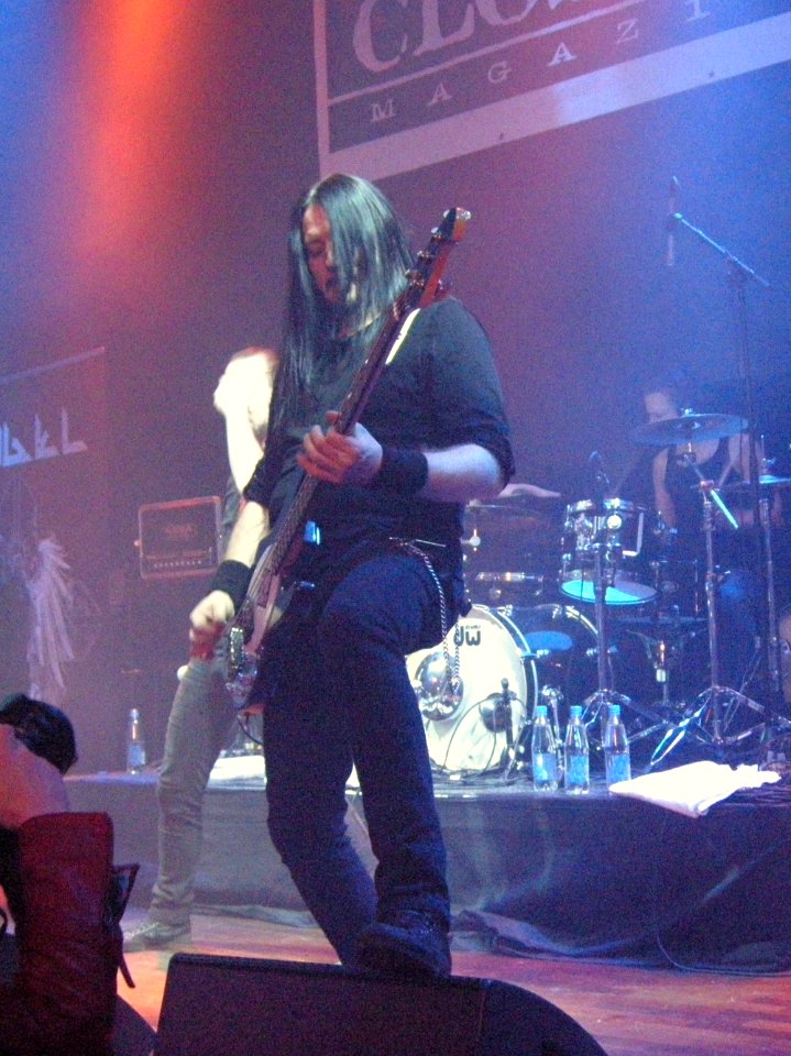 Steve Drennan , bas player, Engel 2011