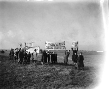 Spandoeken verwelkommers J. van Vooren en W. Kruit op Groote Beer, Bestanddeelnr 902-5439