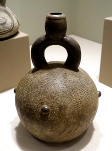 Stirrup-spout vessel with four bosses, Cupisnique culture, Peru north coast, Early Horizon, c. 900-200 BC, ceramic - Dallas Museum of Art - DSC04697
