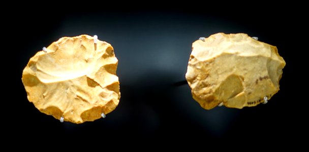 Stone tools, Neanderthal, Bad Urach, Wittlingen, c. 50,000 to 70,000 years old - Landesmuseum Württemberg - Stuttgart, Germany - DSC02685