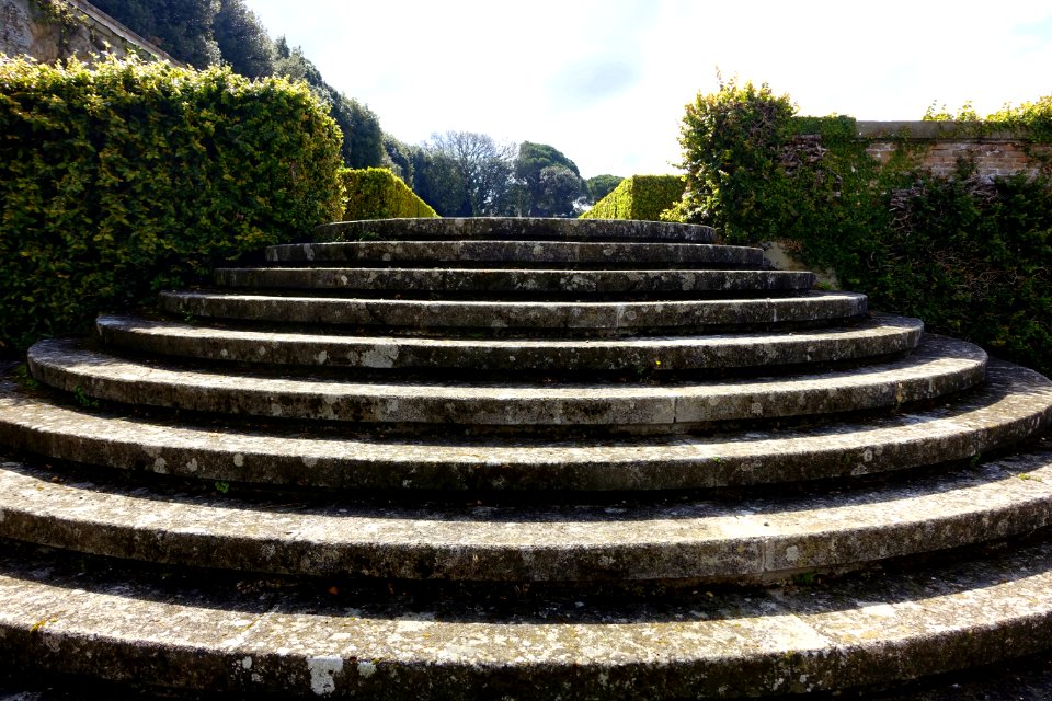 Steps down from the Belvedere - Barberini Gardens - Castel Gandolfo - DSC04411