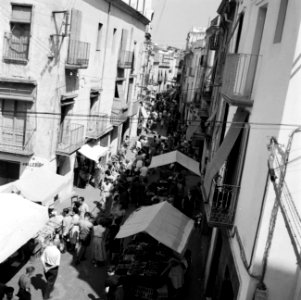 Straatmarkt in Palamos met groentestanden, Bestanddeelnr 254-0800