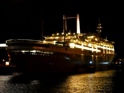 SS Rotterdam by night pic02