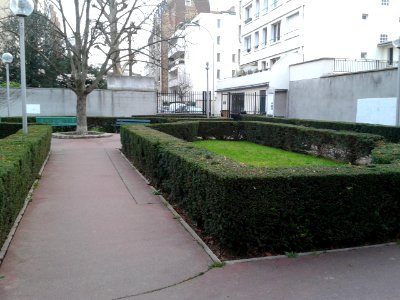 Square Volta, Courbevoie, France 02