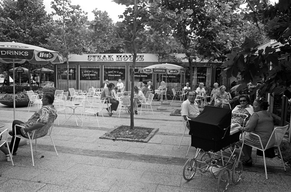 Steakhouse Restaurant Rosarium geopend op Floradam, Bestanddeelnr 926-5934