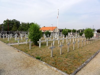 Sorcy-Saint-Martin (Meuse) cimetière, carré militaire (02)