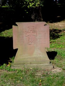 Sossenheim, Gedenkstätte Opfer WW II, Kosakengrab