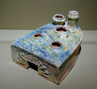 Stove, North central China, Henan or Shaanxi province, Eastern Han dynasty, 1st-2nd century AD, earthenware with calcified green lead glaze - Portland Art Museum - Portland, Oregon - DSC08596