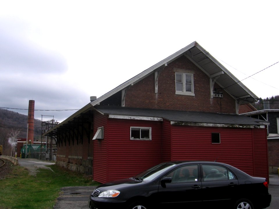 South Lee station 093