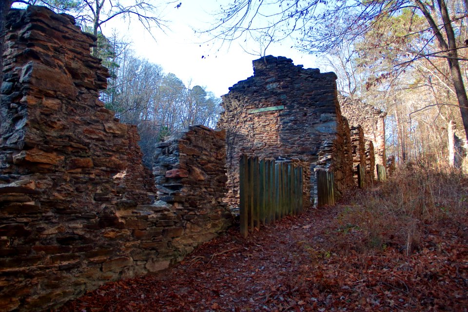 Sope Creek trail ruins, December 2019