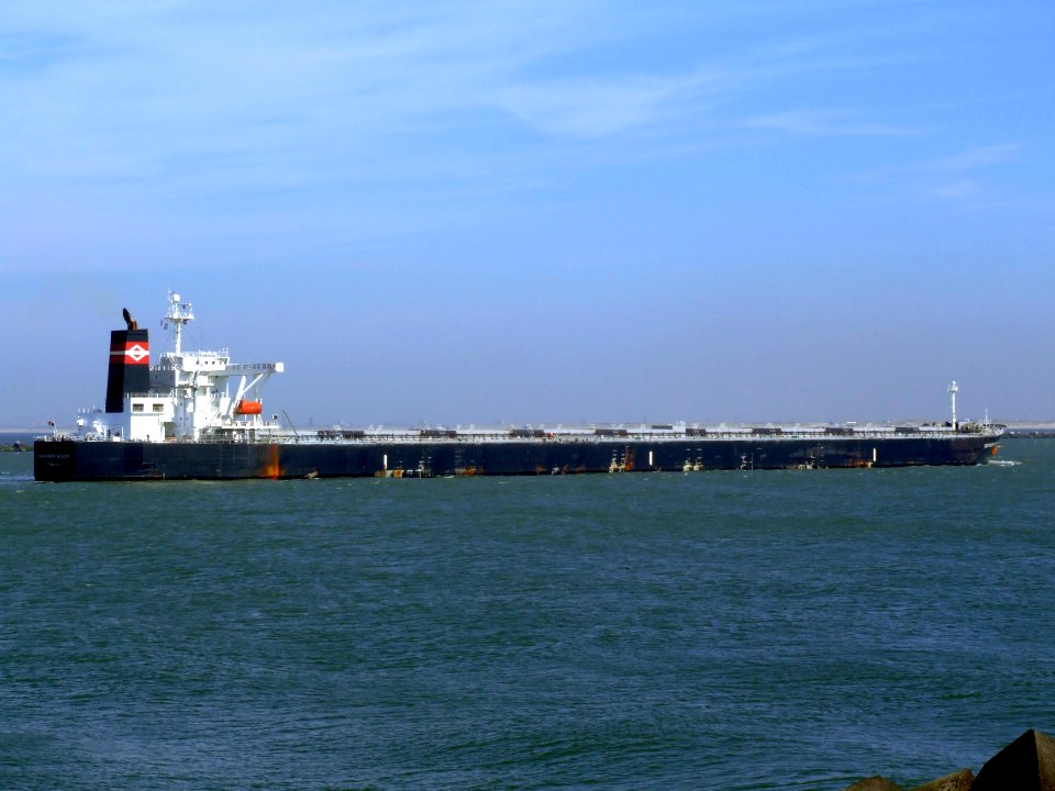 Southern Wisdom - IMO 9290880 - Callsign H8ZG - approaching Port of Rotterdam, Holland 19-Apr-2007 photo-13