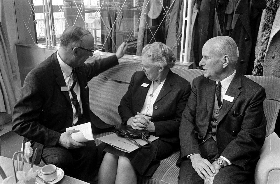 Specialistencongres in Noordwijk prof. Gaillard (Ned. voorzitter), Dame Honor B., Bestanddeelnr 918-9694
