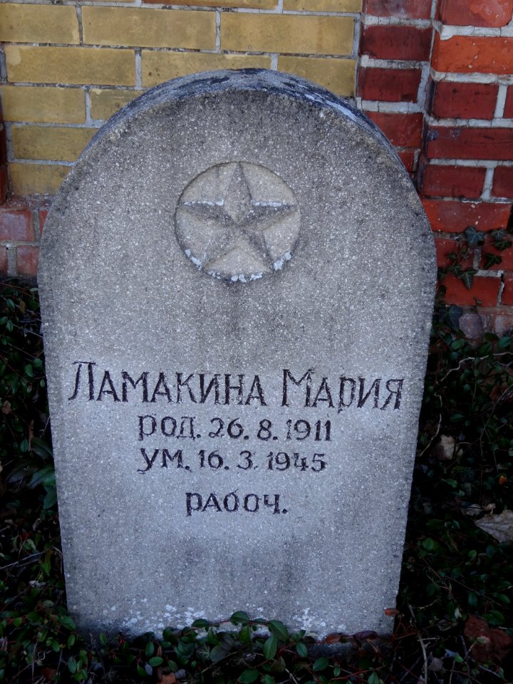 Sowjetische Kriegsgräberstätte in Arnstadt 88