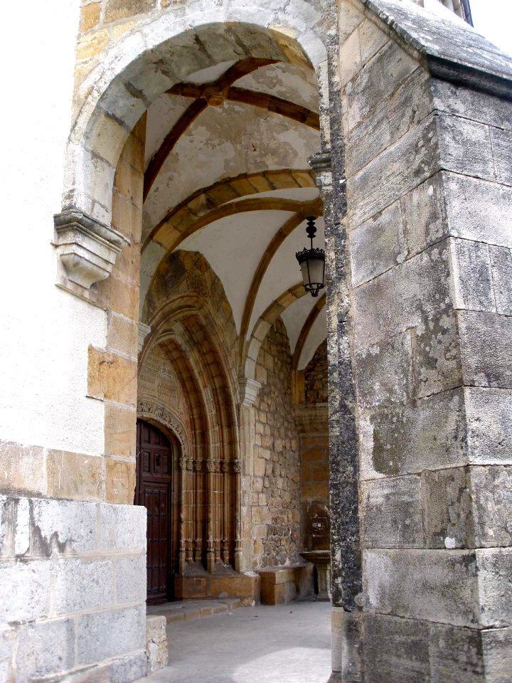 Solares-Valdecilla (Medio Cudeyo) - Iglesia de Santa Maria de Cudeyo 05