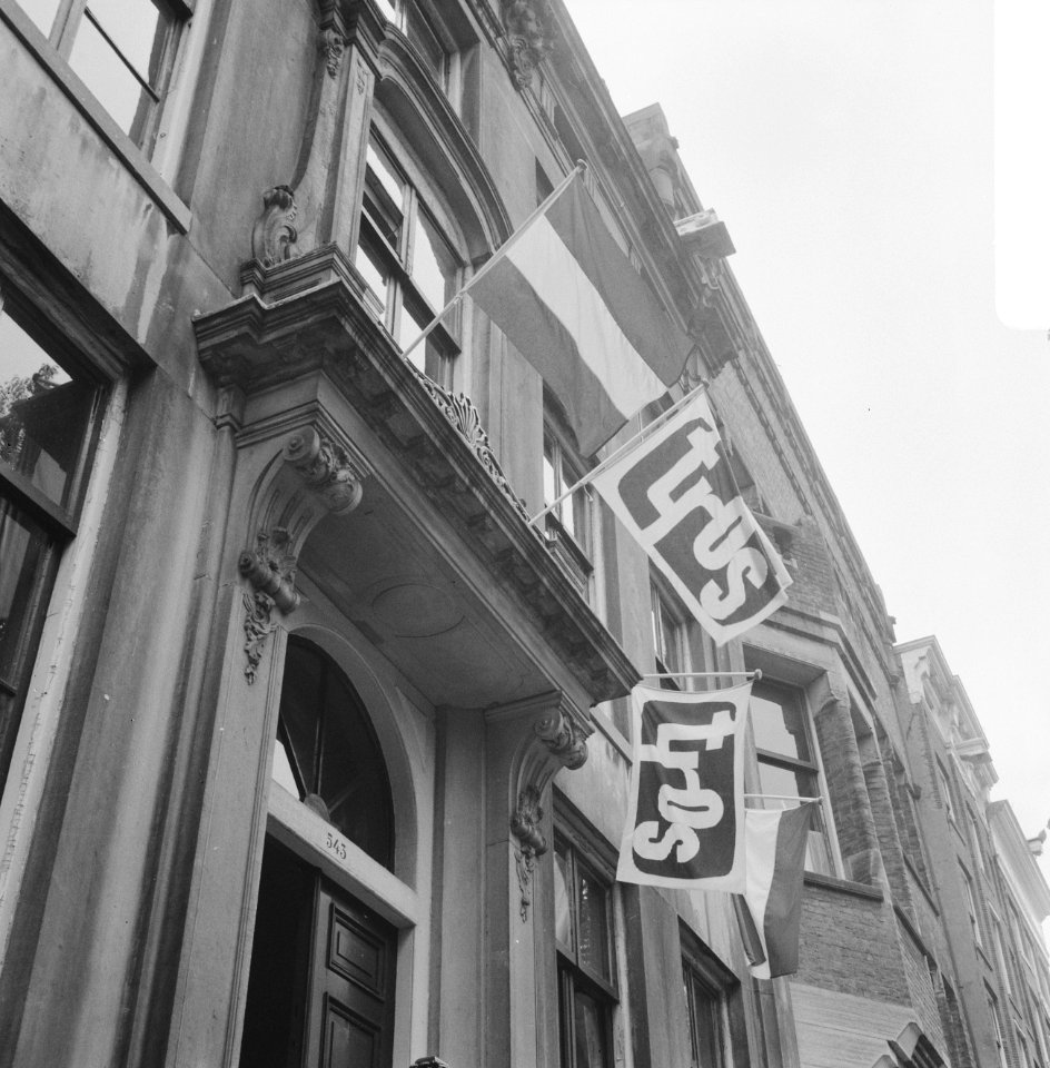 TROS mag zenden, de TROS-vlaggen uit op de Herengracht, Bestanddeelnr 919-1311