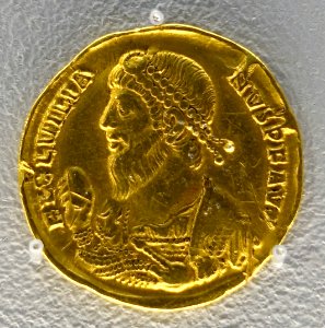 Solidus of Julian the Apostate, Antioch, 361-363 AD, gold - Arthur M. Sackler Museum, Harvard University - DSC01499