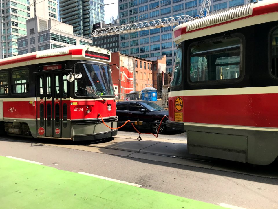 TTC Streetcar Towing 02