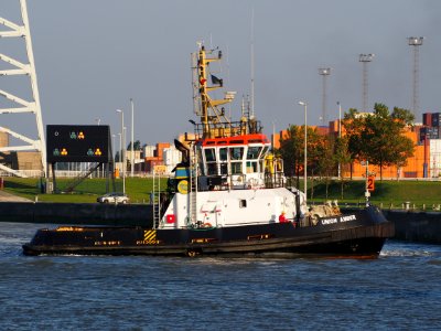 Union Amber (tugboat, 2007), IMO 9365130, Port of Antwerp, pic2 photo