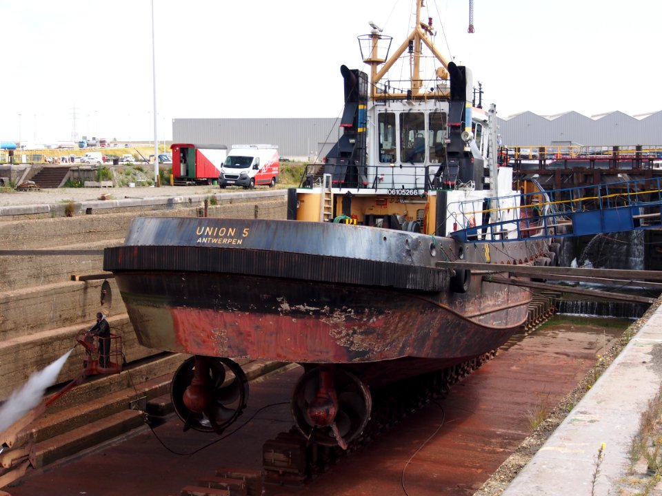 Union 5 - IMO 9034975, Droogdok in de Haven van Antwerpen, pic5