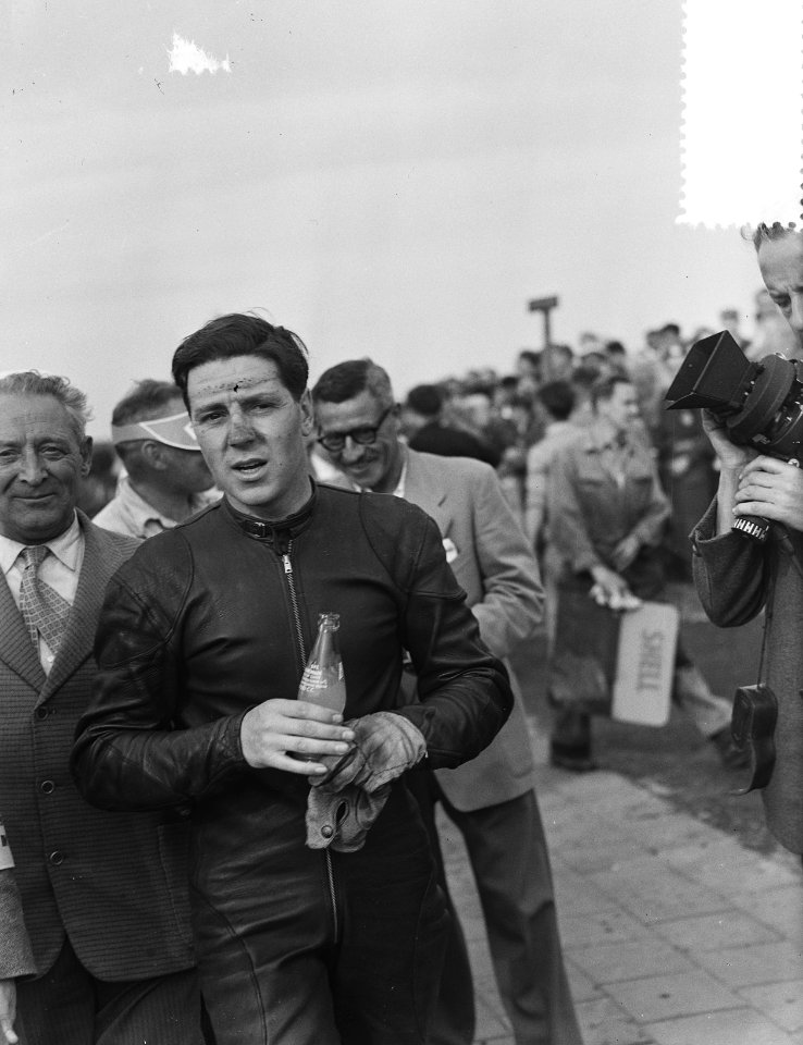 TT races Assen , erehuldiging nummer 1 G. Duke, Bestanddeelnr 906-5870