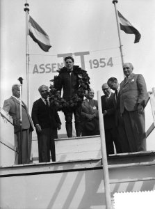 TT races Assen , Werner Haas op podium, Bestanddeelnr 906-5873