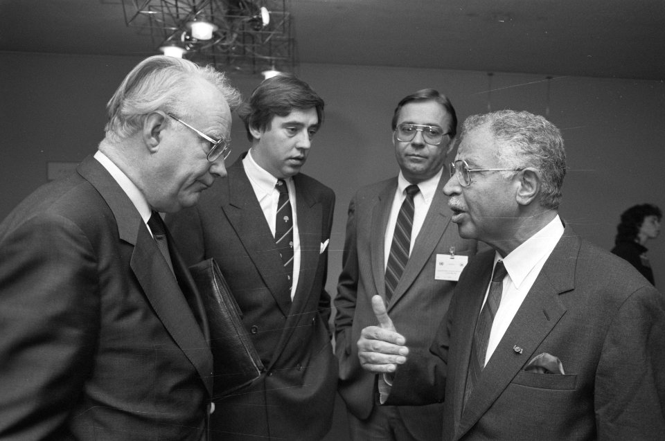 UNEP-conferentie over ozonlaag in Den Haag v.l.n.r. ex minister Ginjaar , mini, Bestanddeelnr 934-3407