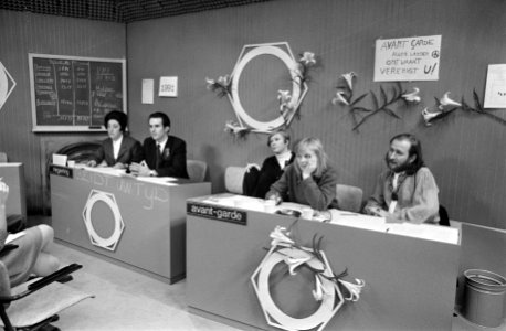 TV-spel van 4 uur, Nee Wereld, Ja Wereld Regering en avant-garde van het gefi, Bestanddeelnr 922-8717