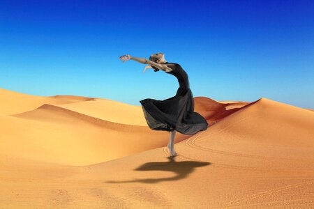Desert performance female photo
