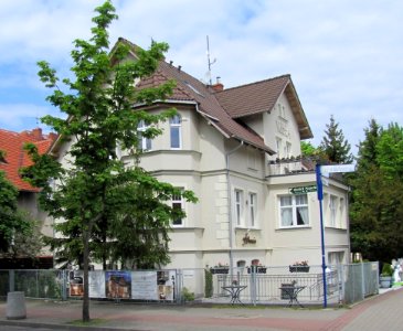 Ustka, ul. Mickiewicza 15 - willa Aronia 01
