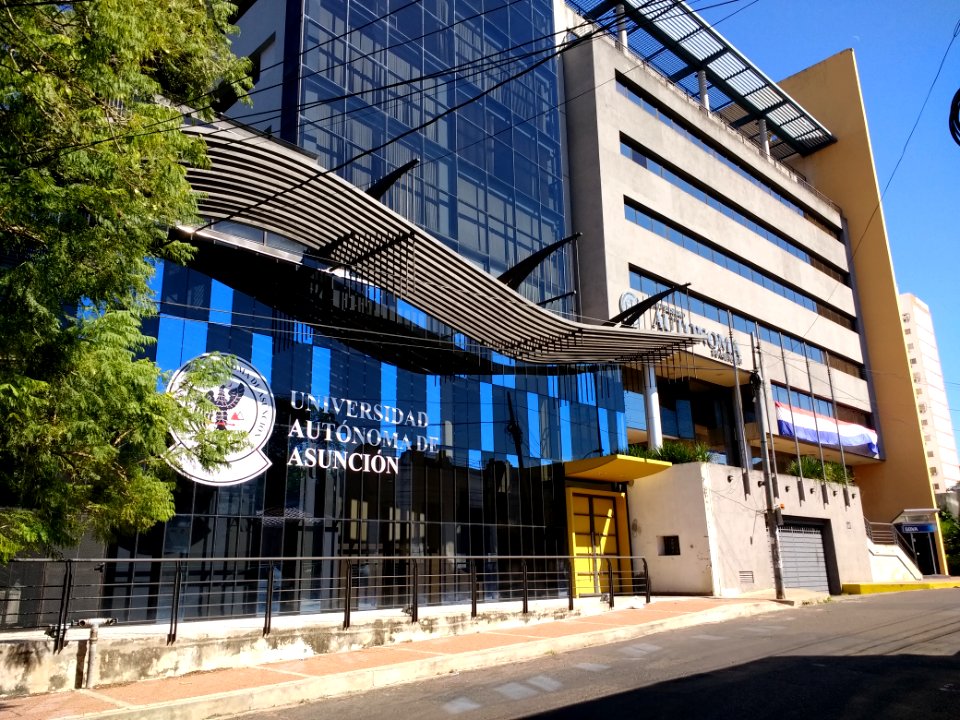 Universidad Autónoma de Asunción 2
