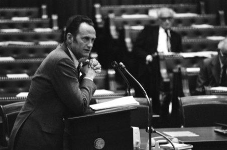 Tweede Kamer loondebat, Minister Boersma en rechts Roolvink, Bestanddeelnr 928-6366