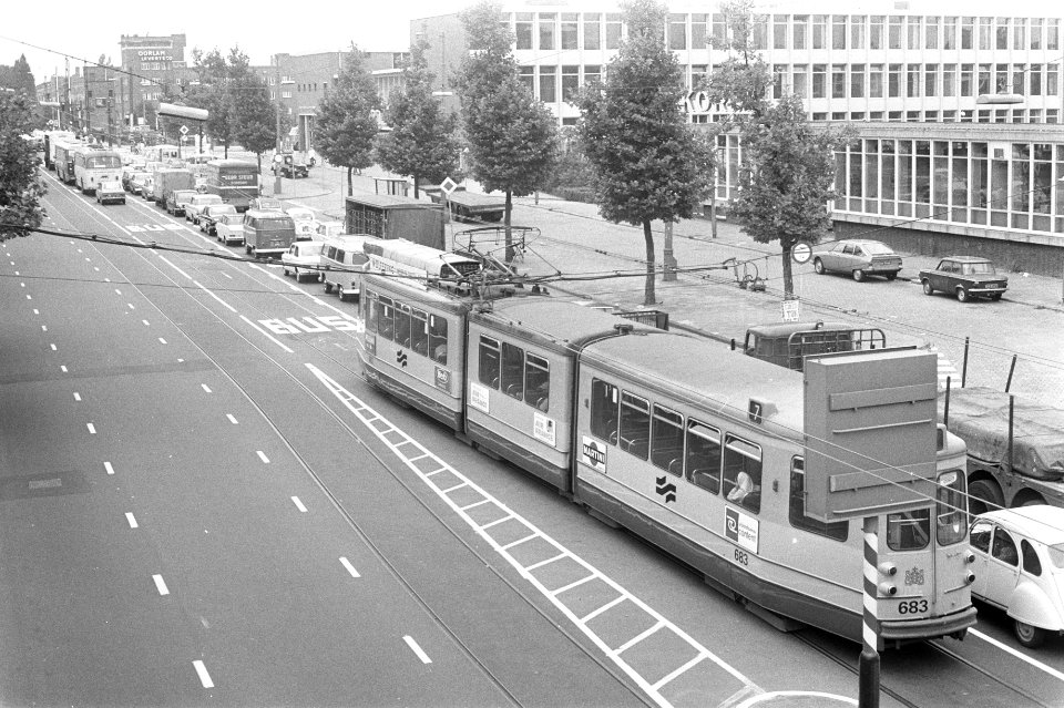 Tram 7 op baan, Bestanddeelnr 924-8000