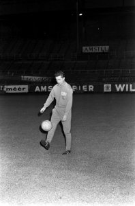 Training Oost-Duitsers in Olympisch Stadion . Erler tijdens training, Bestanddeelnr 920-6957
