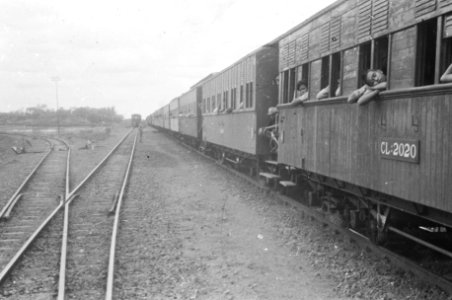 Trein staat klaar voor vertrek, Bestanddeelnr 1510-4-5
