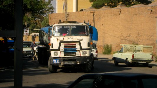 Truck trailer want rotate khayyam square
