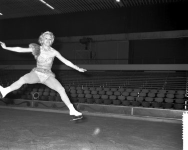 Training Nelly Maas voor de show Holiday on Ice, Bestanddeelnr 912-2250